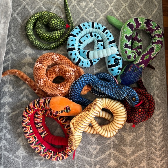 8  Plush Snake Plushies - Picture 1 of 2